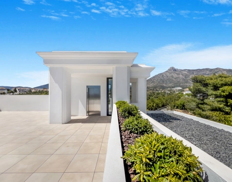 Villa for sale in Las Lomas de Marbella, Marbella Golden Mile