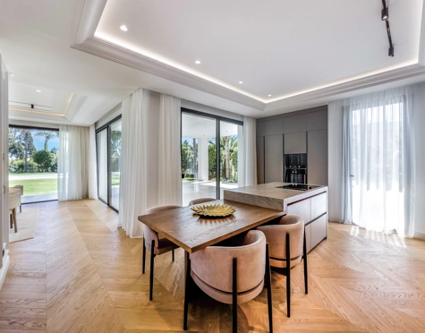 Villa for sale in Las Lomas de Marbella, Marbella Golden Mile