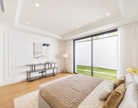 Villa for sale in Las Lomas de Marbella, Marbella Golden Mile