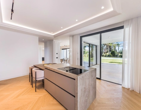 Villa for sale in Las Lomas de Marbella, Marbella Golden Mile