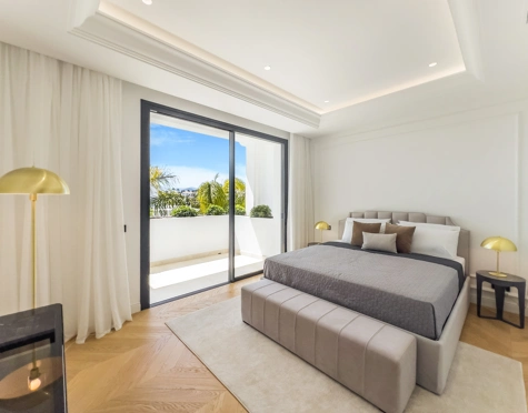 Villa for sale in Las Lomas de Marbella, Marbella Golden Mile