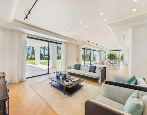 Villa for sale in Las Lomas de Marbella, Marbella Golden Mile