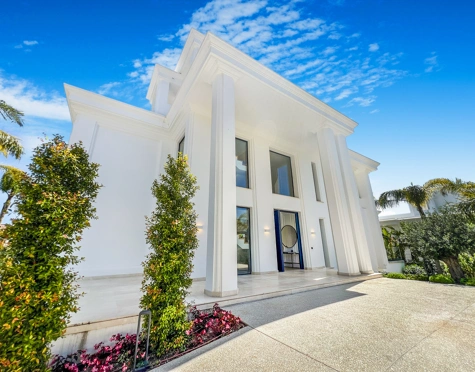 Villa for sale in Las Lomas de Marbella, Marbella Golden Mile