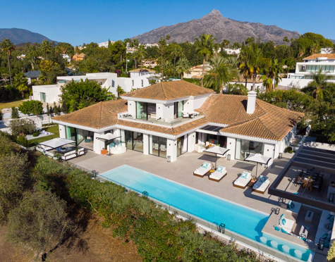 Villa en venta en Las Brisas, Nueva Andalucia