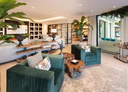 EXQUISITA VILLA EN LAS BRISAS: LUJO DE 5 DORMITORIOS CON PISCINA PRIVADA Y VISTAS AL CAMPO DE GOLF