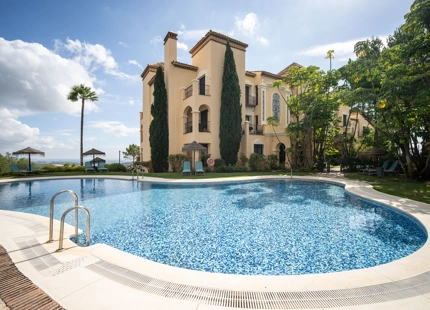 IMPRESIONANTE ÁTICO EN LA QUINTA CON VISTAS PANORÁMICAS AL MAR Y AL GOLF