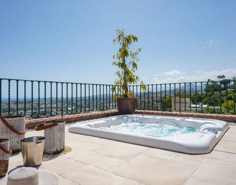 Duplex Penthouse for sale in Les Belvederes, Nueva Andalucia