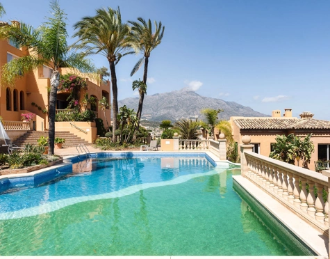 Duplex Penthouse for sale in Les Belvederes, Nueva Andalucia