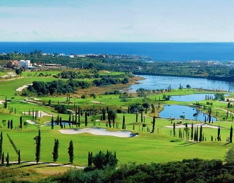 Villa en venta en Los Flamingos, Benahavis