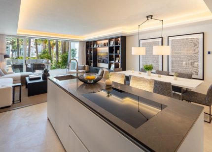 EXQUISITO APARTAMENTO DE LUJO EN PUENTE ROMANO RESORT