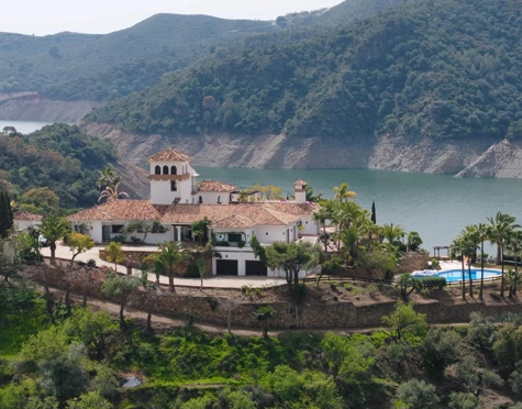 Villa for sale in Istan