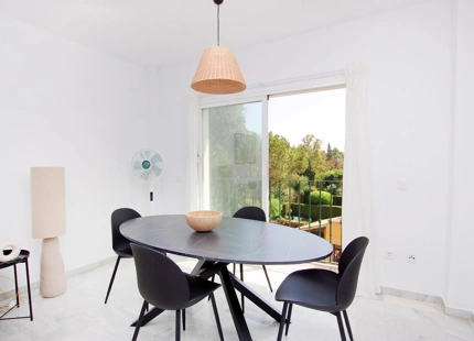Bonito apartamento en alquiler en Guadalmina Baja