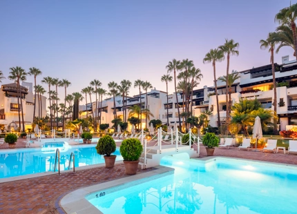 EXQUISITO APARTAMENTO EN PLANTA BAJA EN PUENTE ROMANO RESORT