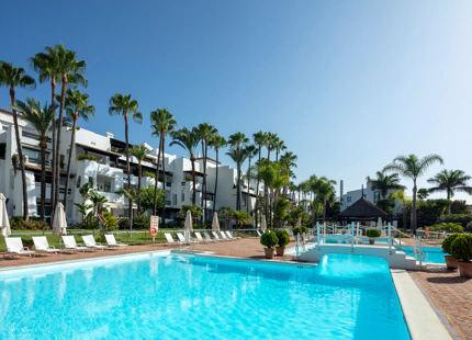 EXQUISITO APARTAMENTO EN PLANTA BAJA EN PUENTE ROMANO RESORT