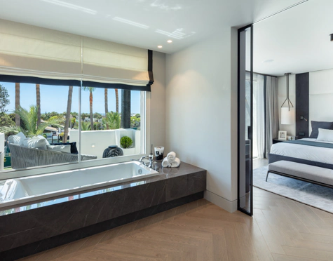 Atico Duplex en venta en Marina Puente Romano, Marbella Golden Mile