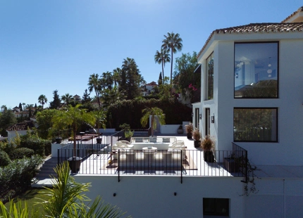 VILLA DE LUJO CON VISTAS IMPRESIONANTES EN LOS NARANJOS