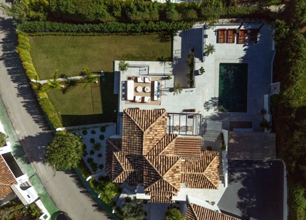 VILLA DE LUJO CON VISTAS IMPRESIONANTES EN LOS NARANJOS