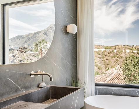 Villa en venta en Los Naranjos Hill Club, Nueva Andalucia
