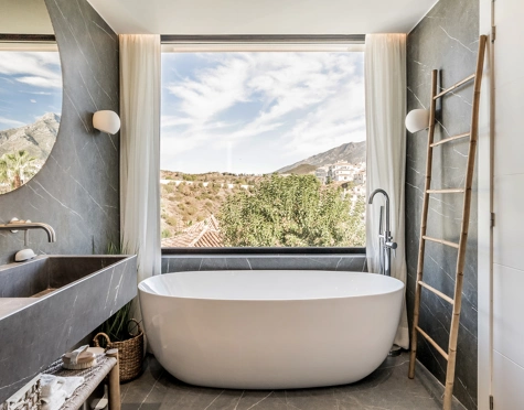 Villa en venta en Los Naranjos Hill Club, Nueva Andalucia