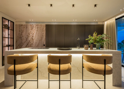 VILLA LUXUOSA CON POSICIÓN EN PRIMERA LINEA DE GOLF EN LOS NARANJOS