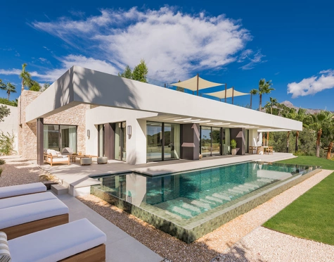 Villa en venta en Los Naranjos, Nueva Andalucia