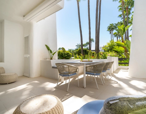 Apartment for sale in Marina Puente Romano, Marbella Golden Mile
