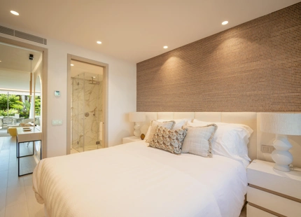 LUXURIOUS APARTMENT IN PUENTE ROMANO RESORT