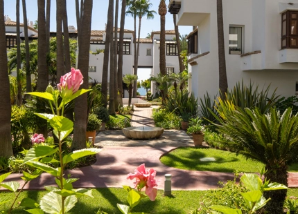 LUXURIOUS APARTMENT IN PUENTE ROMANO RESORT