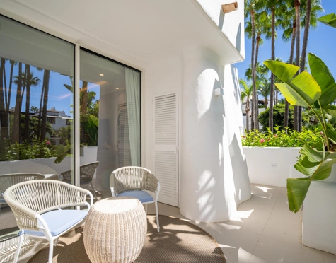 Apartment for sale in Marina Puente Romano, Marbella Golden Mile