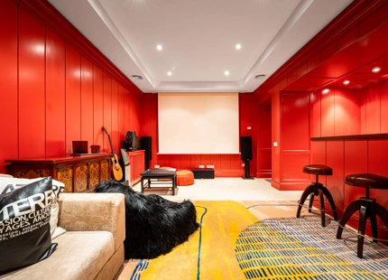 VILLA ENCANTADORA EN MARBELLA CON DISEÑO ELEGANTE