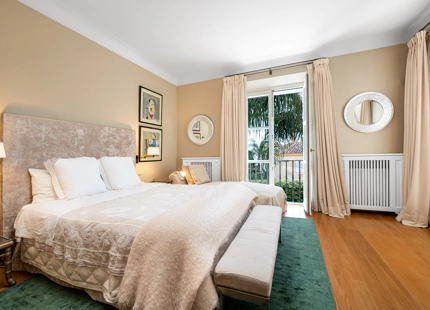 VILLA ENCANTADORA EN MARBELLA CON DISEÑO ELEGANTE