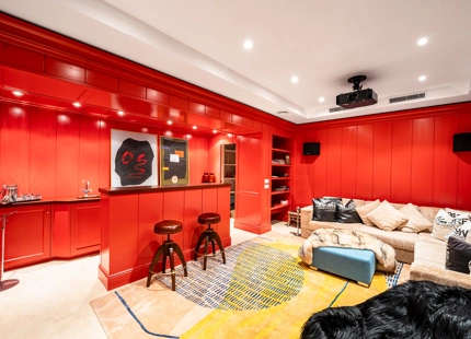 VILLA ENCANTADORA EN MARBELLA CON DISEÑO ELEGANTE