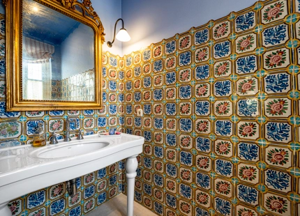 VILLA ENCANTADORA EN MARBELLA CON DISEÑO ELEGANTE
