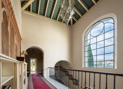 VILLA ENCANTADORA EN MARBELLA CON DISEÑO ELEGANTE