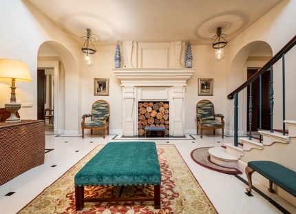VILLA ENCANTADORA EN MARBELLA CON DISEÑO ELEGANTE