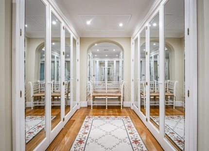 VILLA ENCANTADORA EN MARBELLA CON DISEÑO ELEGANTE