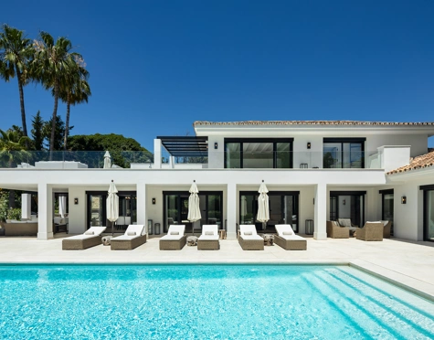Villa en venta en Nueva Andalucia, Marbella