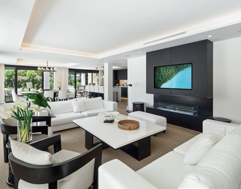 Villa en venta en Nueva Andalucia, Marbella