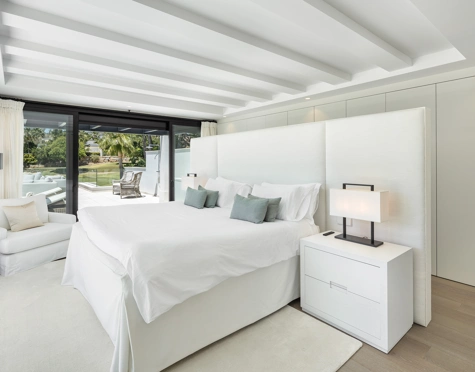 Villa en venta en Nueva Andalucia, Marbella