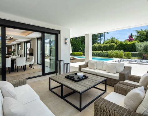 Villa en venta en Nueva Andalucia, Marbella