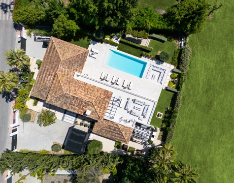 Villa en venta en Nueva Andalucia, Marbella