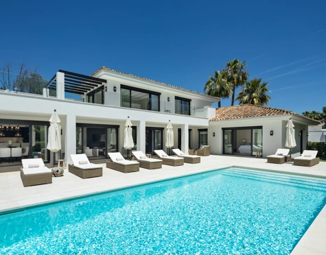 Villa en venta en Nueva Andalucia, Marbella
