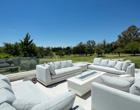 Villa en venta en Nueva Andalucia, Marbella