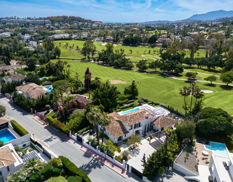 Villa en venta en Nueva Andalucia, Marbella