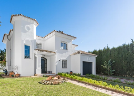 ELEGANT ANDALUSIAN VILLA WITH PRIVATE HEATED POOL IN MIJAS GOLF
