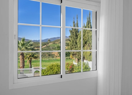 ELEGANT ANDALUSIAN VILLA WITH PRIVATE HEATED POOL IN MIJAS GOLF
