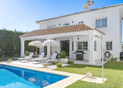 ELEGANT ANDALUSIAN VILLA WITH PRIVATE HEATED POOL IN MIJAS GOLF