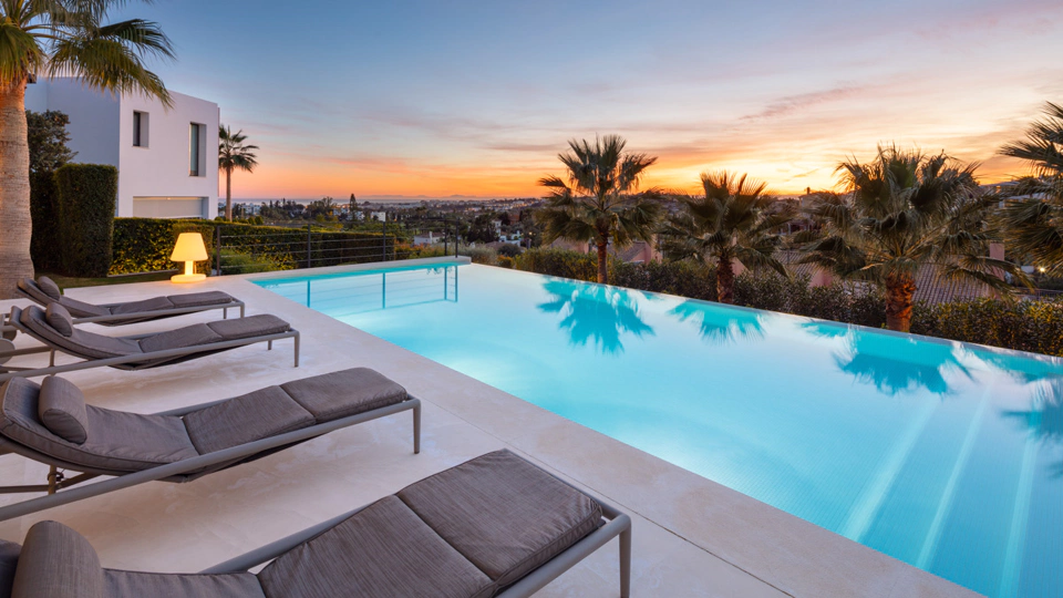 Villa en venta en Nueva Andalucia, Marbella
