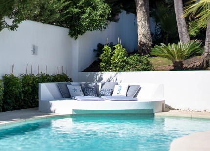 LUJOSA VILLA DE 5 DORMITORIOS CON ÁREA SPA PRIVADA Y JARDÍN EXPANSIVO