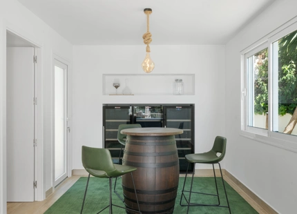 LUJOSA VILLA DE 5 DORMITORIOS CON ÁREA SPA PRIVADA Y JARDÍN EXPANSIVO